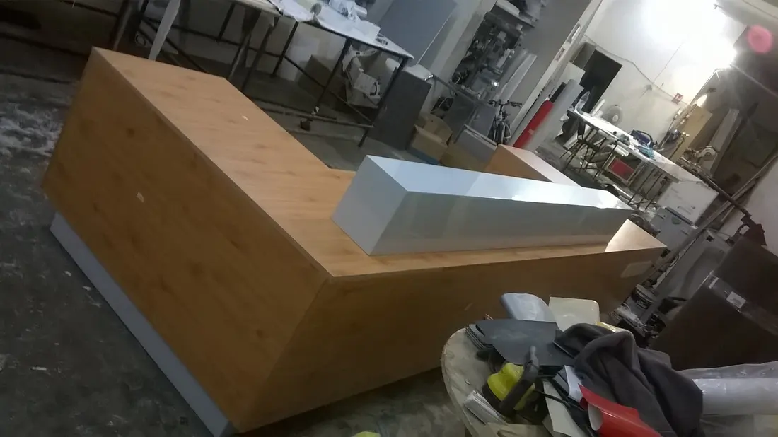 Recepție bambus cu corpuri gri — producție în atelierul propriu Fine Cut Furniture, Timișoara